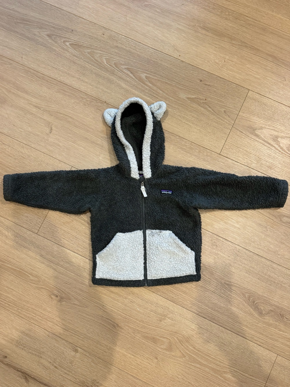 Black and Cream Teddy Fleece Hooded Jacket with Ears Patagonia 2T: girls or boys